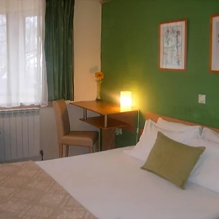 7 Hotel 2*