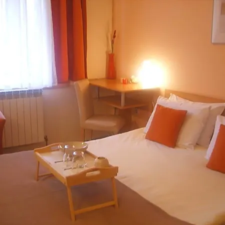Hotel 7